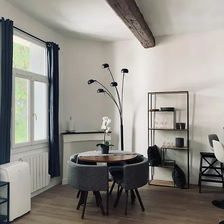 Apartment ** La Occitane ** 43m2 Renove, Gare St Roch Montpellier